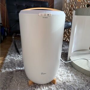 Zadro Spa-Style Heated Towel Warmer
